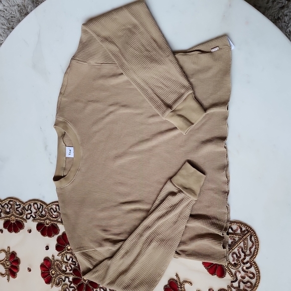 NWT Aritzia TNA Alamo waffle long sleeve top in barrel brown size medium - Picture 3 of 9